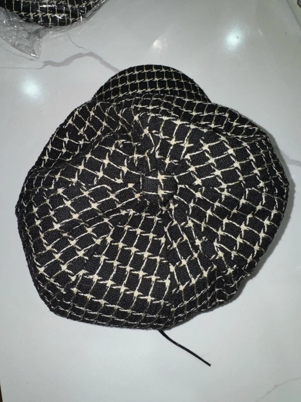 SHEIN Black and White Knit Beret HAT - Picture 2 of 6
